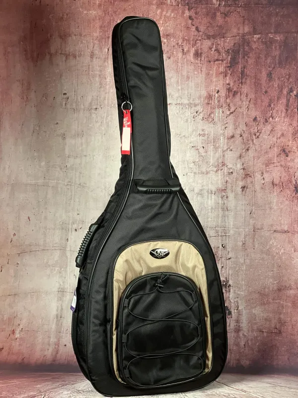 Decken-Detailansicht einer CNB DGB1680 Gig Bag für Westerngitarre, Tasche für akustische Gitarre
