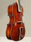 Preview: Cello da Spalla, viola Pompoza – handgefertigt von Simon Csaba 2025, Siebenbürgen – Deckenansicht, seitlich Preview: Cello da Spalla, viola Pompoza – handgefertigt von Simon Csaba 2025, Siebenbürgen – Deckenansicht, seitlich