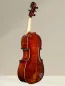 Preview: Cello da Spalla, viola Pompoza – handgefertigt von Simon Csaba 2025, Siebenbürgen – Rückansicht, seitlich Preview: Cello da Spalla, viola Pompoza – handgefertigt von Simon Csaba 2025, Siebenbürgen – Rückansicht, seitlich