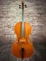 Mobile Preview: Front-Detailansicht eines Harsan Mihai nach Francesco Ruggeri Cello (Violoncello) Handarbeit 2018