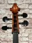 Mobile Preview: Schnecke-vorne-Detailansicht eines Györke Francisc \"di Bottega\" Orchester Cello (Violoncello) Handarbeit 2018