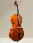 Preview: Nagy Karoly 4/4 Cello Modell Stradivarius – 2024, handgefertigt in Reghin, Siebenbürgen. Das Cello zeigt eine feine Spiritus-Handlackierung, massiven Vogelaugen Ahorn und eine ausgesuchte Fichtendecke, die für außergewöhnlichen Klang in allen Registern so