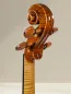 Preview: Simon Joseph Meister Geige (Violine) gebaut 2018 - Stradivarius Modell - Schneckeansicht, hinten seitlich Preview: Simon Joseph Meister Geige (Violine) gebaut 2018 - Stradivarius Modell - Schneckeansicht, hinten seitlich