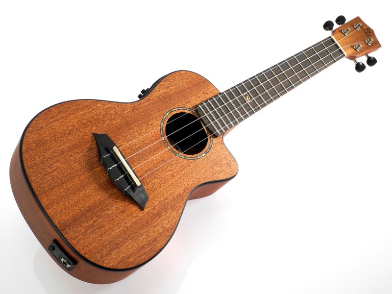 Preview: koki'o Massivmahagoni-Mahagoni Concert Ukulele Elektrisch mit Tasche