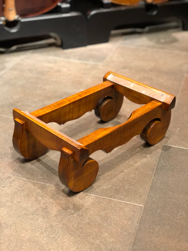 Preview: Design-Holzständer für Cello aus lackiertem Ahorn, Massivholz - 02