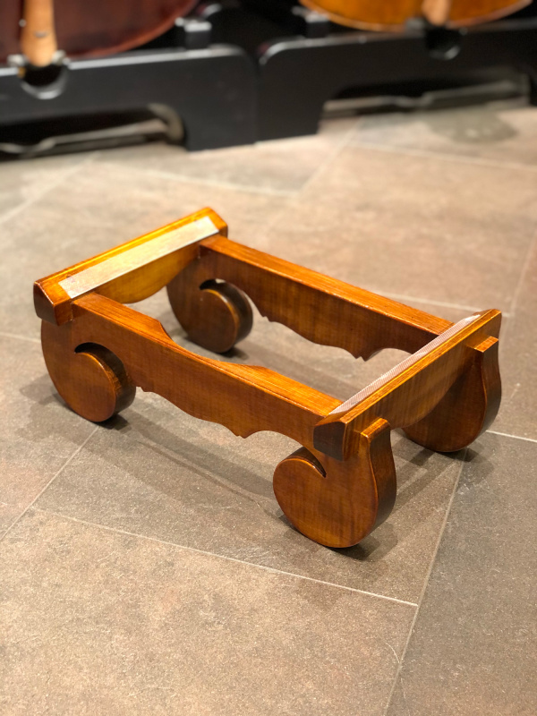 Preview: Design-Holzständer für Cello aus lackiertem Ahorn, Massivholz - 03