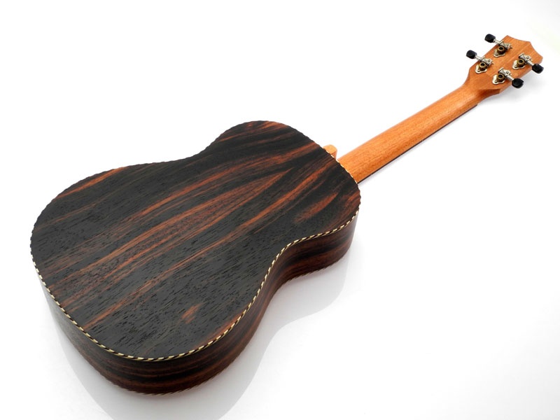 Preview: koki'o Ebenholz Bariton-Ukulele mit Tasche