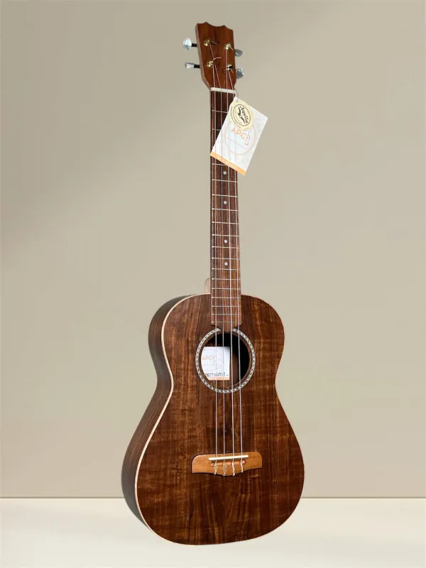 APC B OVA Traditional Bariton Ukulele aus massivem Ovangkol - Vorderansicht
