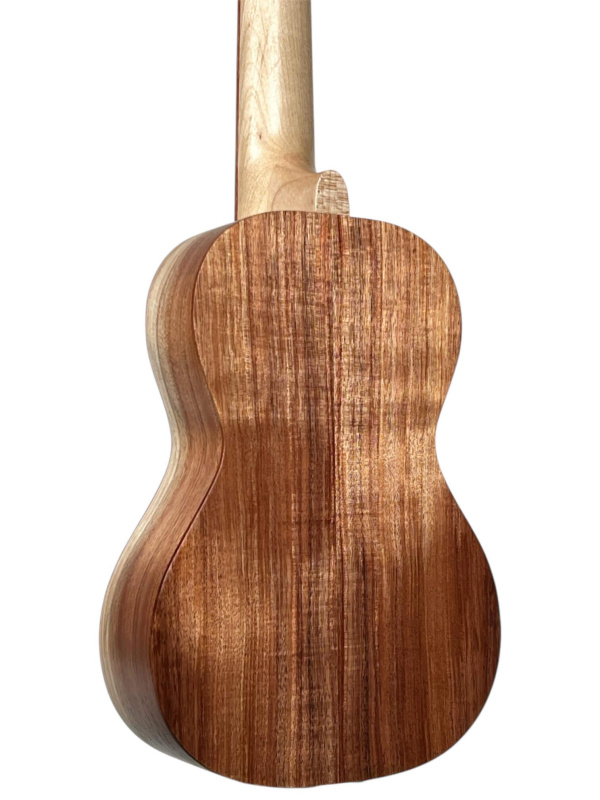 Preview: APC CS Simple Concert Ukulele aus massiver Koa-Akazie mit offenporigem Finish – handgefertigt in Portugal - Bodenansicht