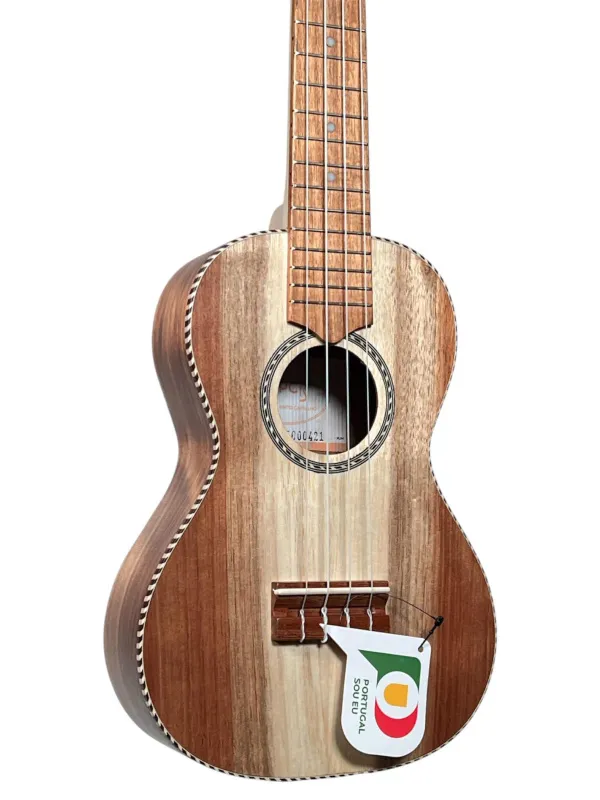 APC CT Traditional Concert Ukulele aus vollmassiver Koa-Akazie – Deckeansicht APC CT Traditional Concert Ukulele aus vollmassiver Koa-Akazie – Deckeansicht