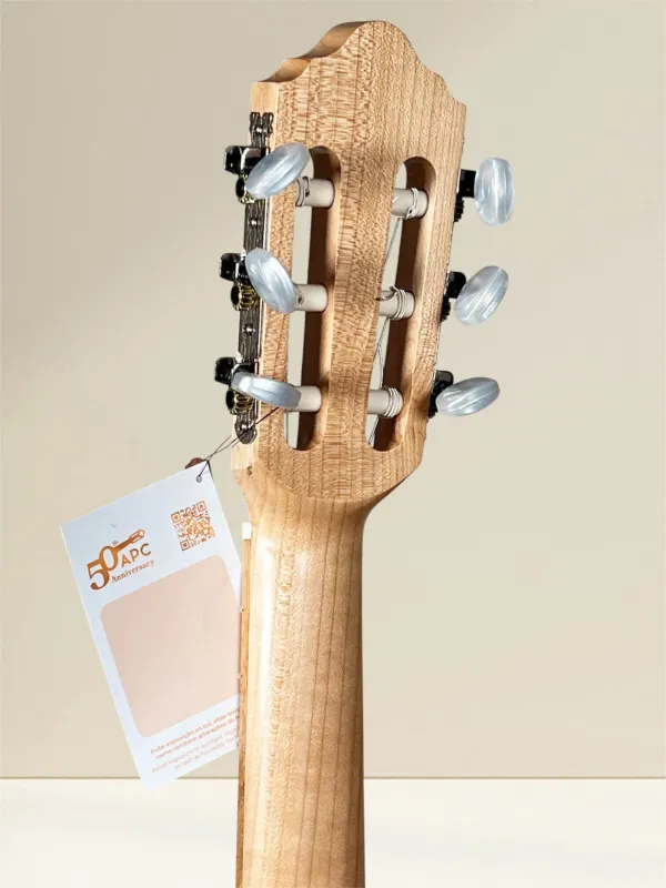 APC GS Guitarlele Modell Simple aus vollmassiver Akazie – Kopfansicht von hinten