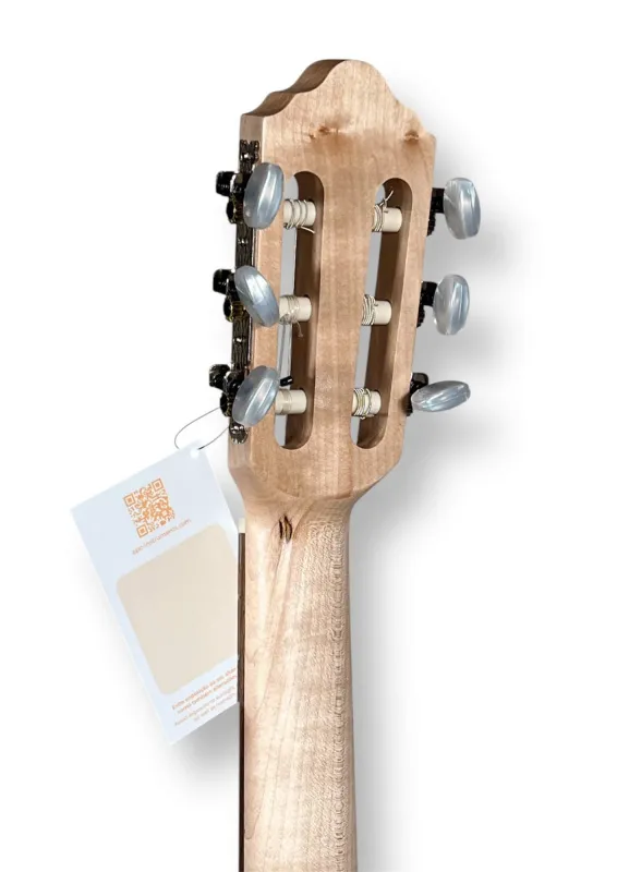 APC GT Guitarlele, Modell Traditional aus vollmassiver Akazie – Kopfansicht von hinten