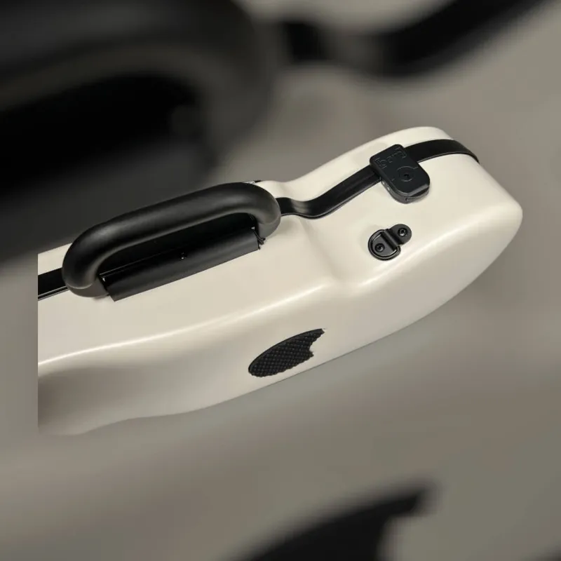 BAM 2002XLW Hightech Geigenetui 4/4 in Weiß – Griffansicht, schlankes Formetui