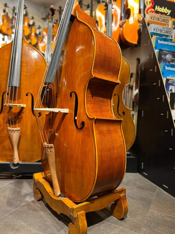 Bucur Ioan 1/2 Kontrabass Modell Tarantini Picolo – handgebaut 2025, massive Hölzer – Deckeansicht seitlich