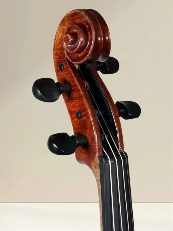 Bucur Ioan 39,9 cm Viola aus Reghin, gebaut 2021 – Schneckeansicht vorne seitlich