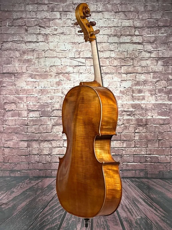 Rück-seitlich-Detailansicht eines Orbán Zsolt 5-Saiter Meister Cello Handarbeit aus Ungarn 2019