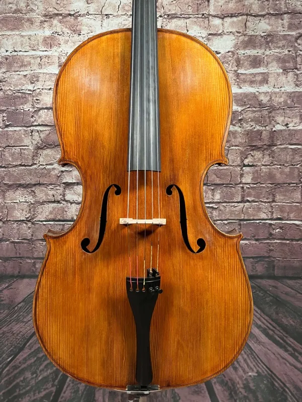 Decke-Detailansicht eines Orbán Zsolt 5-Saiter Meister Cello Handarbeit aus Ungarn 2019