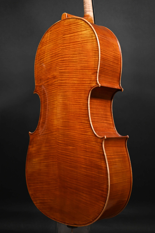 Preview: Simon Joseph 4/4 Meister Cello nach Modell nach Matteo Goffriller gebaut 2023_Boden-Zargenansicht