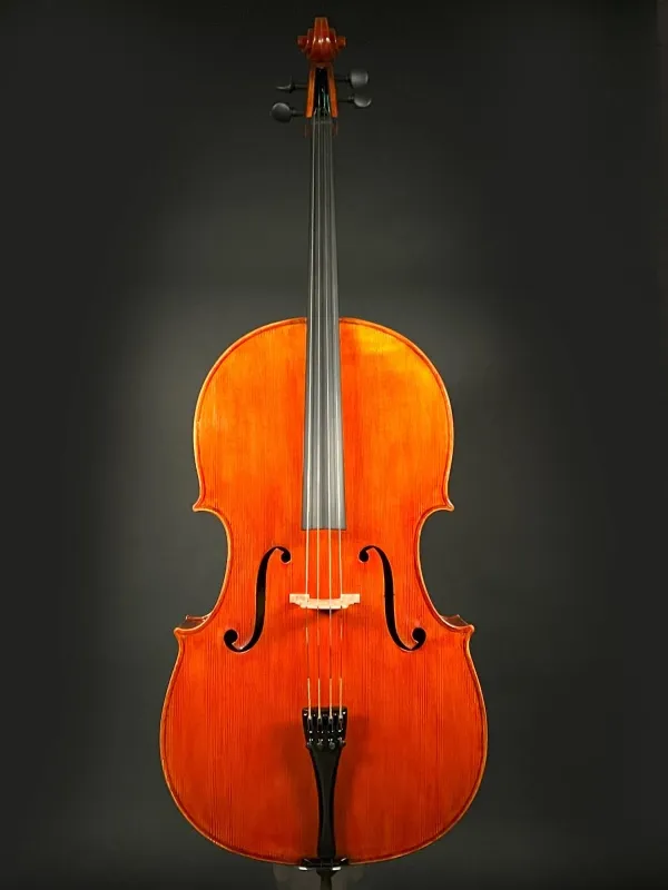 Front-Detailansicht einer Simon Joseph Montagnana Cello (Violoncello) Handarbeit 2020