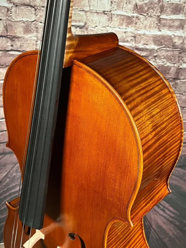 Halsansatz-vorne-Detailansicht eines Gheorghe Ludovic nach Guarneri Cello (Violoncello) Handarbeit 2021