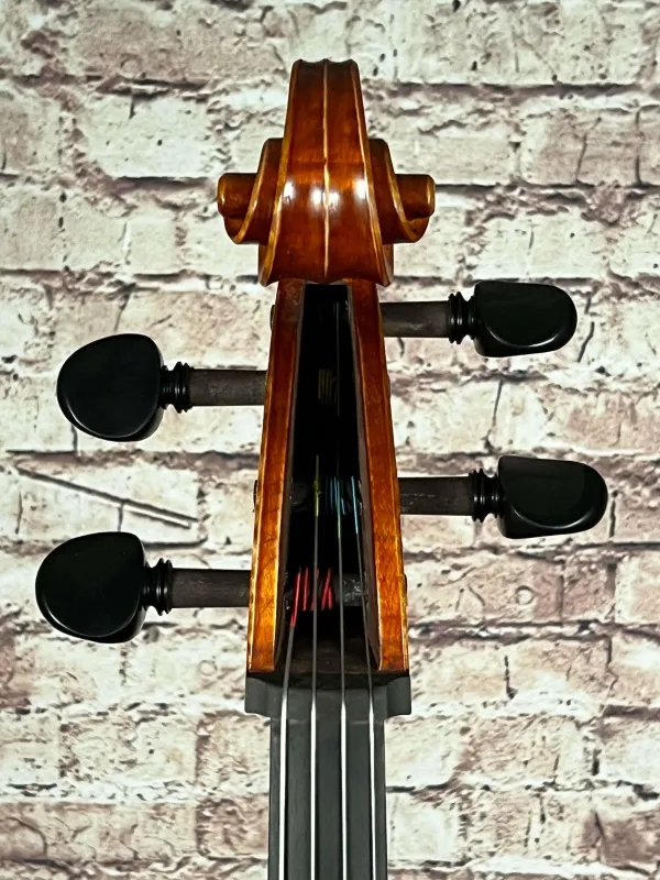 Schnecke-vorne-Detailansicht eines Gheorghe Ludovic nach Guarneri Cello (Violoncello) Handarbeit 2021