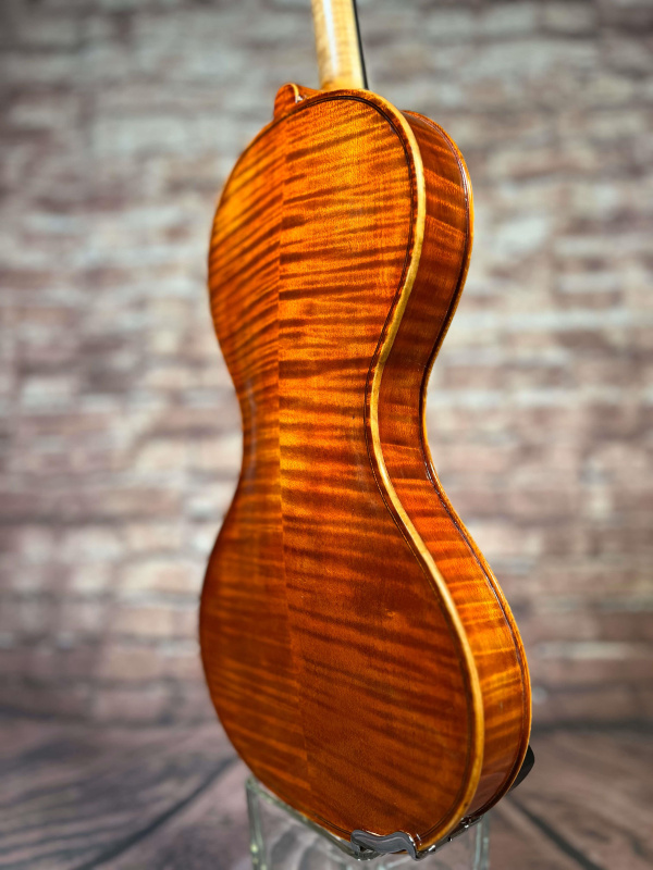 Preview: Boden-Seite-Detailansicht einer Simon Joseph Corneless Geige (Violine) Handarbeit 2022