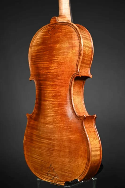 Boden-Zarge-Detailansicht einer Bucur Ioan Geige (Violine) Modell Maggini, Handarbeit 2019