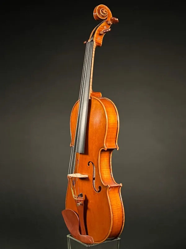 Front-Zarge-Detailansicht einer Butiu Cornel \"Professional\" Geige (Violine) Handarbeit 2018