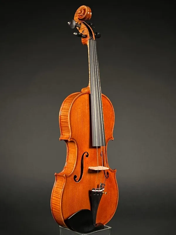 Front-Zarge-Detailansicht einer Simon Joseph Meister Geige (Violine) Guarneri Modell Handarbeit 2020