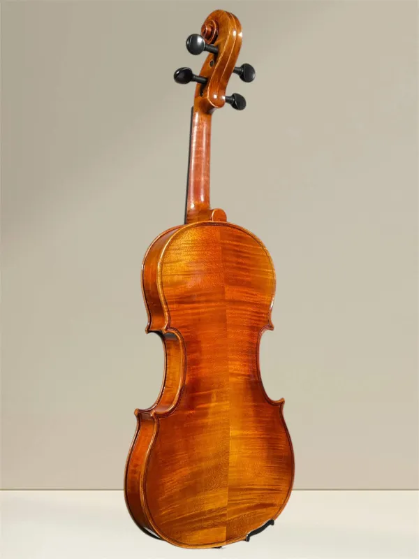GEWA Maestro 6 Violine 4/4 – spielfertige Schülergeige aus europäischem Tonholz, Rückansicht seitlich GEWA Maestro 6 Violine 4/4 – spielfertige Schülergeige aus europäischem Tonholz, Rückansicht seitlich