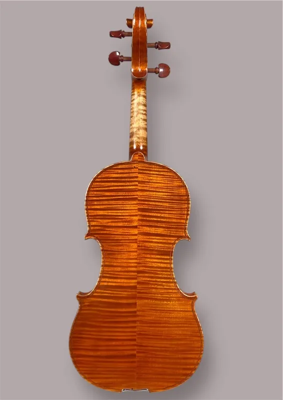 Rueckansicht einer Kalas Csaba Meister Geige (Violine) GUARNERI OLE BULL Modell gebaut 2020
