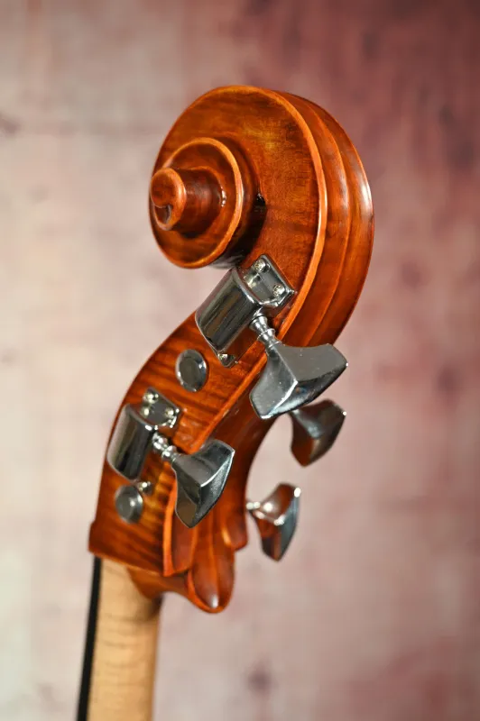 Reghino Birnenform Mini Bass 1/16 Kontrabass - Schneckenansicht-hinten-seitlich