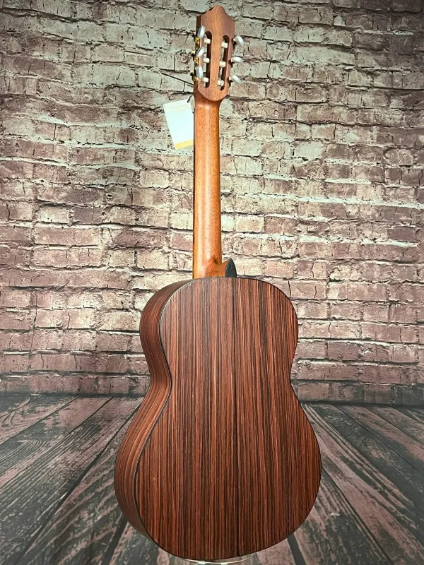 Rueckansicht einer APC Konzert (Classic) Gitarre Modell 8S OP 4/4 Größe