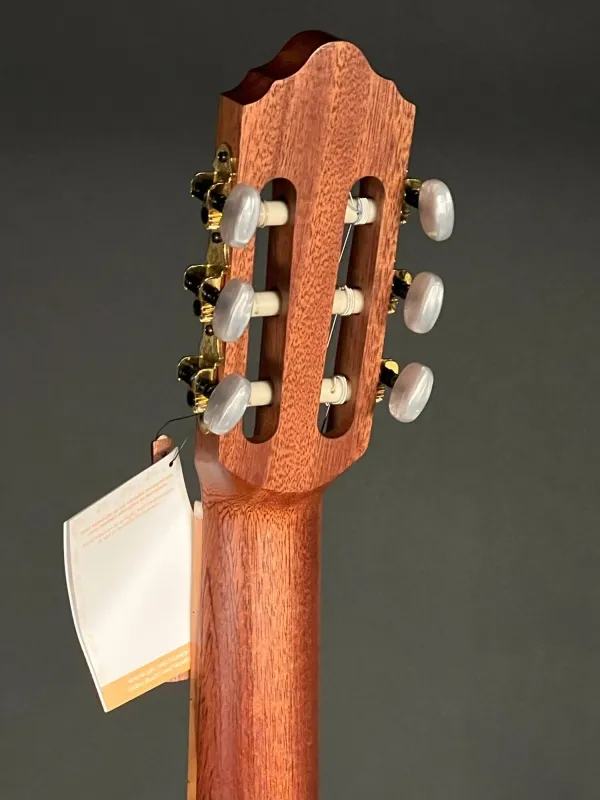 Kopfansicht-hinten einer APC Konzert (Classic) Gitarre Modell Exotic Granadillo C 4/4 Größe
