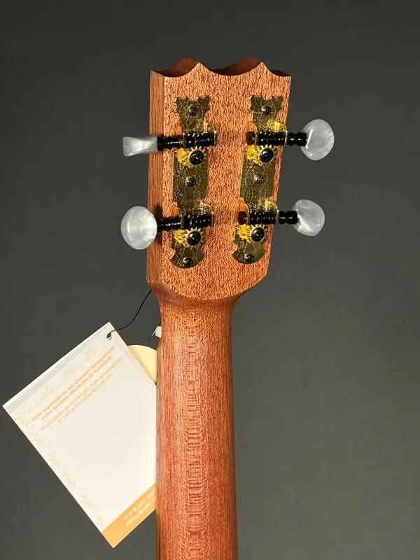 Kopf-unten-Detailansicht einer APC CT Concert Ukulele Modell Traditional, Handarbeit aus Portugal