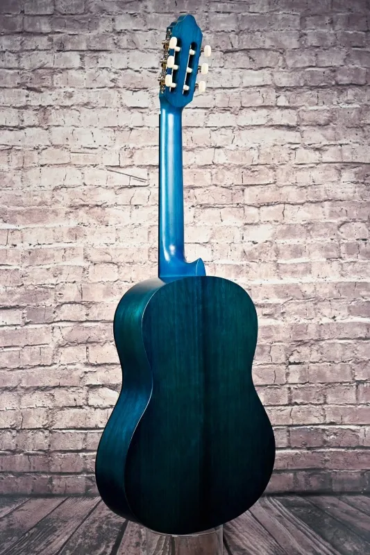 Rück-Detailansicht einer VALENCIA VC204TBU 4/4 Konzertgitarre (Klassische Gitarre) Modell Transparent blau