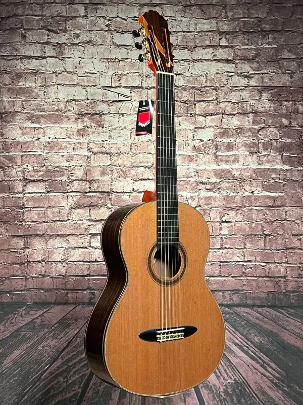 Front-Detailansicht einer SAMICK 4/4 Konzertgitarre (Klassische Gitarre) Modell CN-4/N