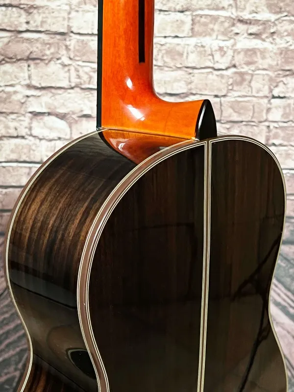 Halsansatz-hinten-Detailansicht einer SAMICK 4/4 Konzertgitarre (Klassische Gitarre) Modell CN-4/N