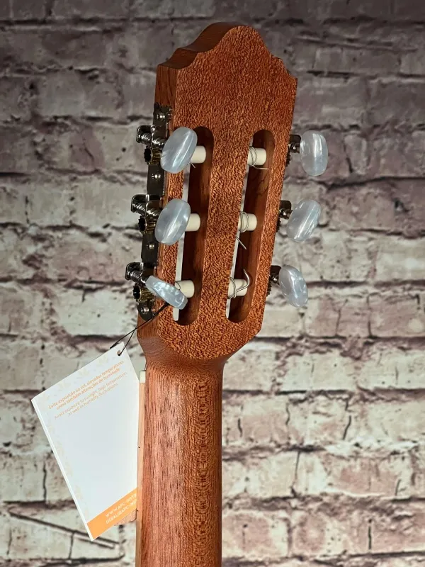 Kopf-Detailansicht-Unten einer APC PRL200 Westerngitarre PARLOR Modell Handarbeit aus Portugal