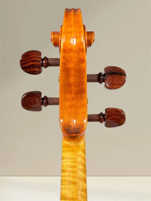 Simon Joseph Meister-Bratsche 15,5\" 39,5 cm, Stradivarius „Tuscan“ Modell, gebaut 2014 in Siebenbürgen - Schneckeansicht hinten