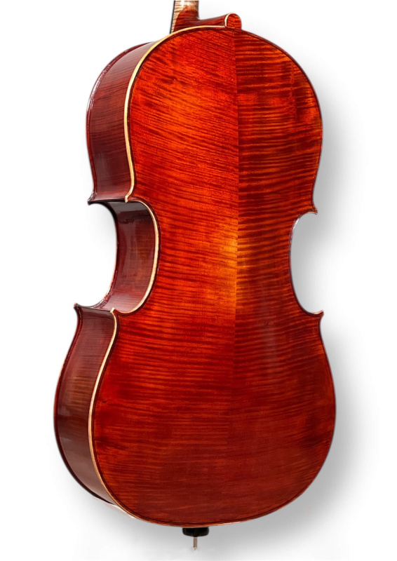 Preview: Simon Joseph 4/4 Meister-Cello nach Guadagnini „von Kohner“ 1743, gebaut 2023 – Bodenansicht, seitlich