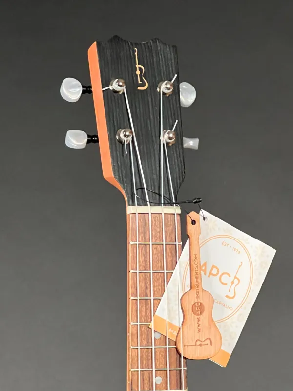 Kopf-vorne-Detailansicht einer APC SS103 Sopran Ukulele Modell Portuguese, Handarbeit aus Portugal