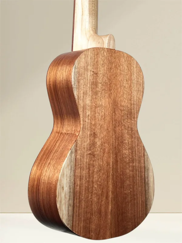 APC SS Simple Sopran Ukulele aus massiver Akazie - Bodenansicht