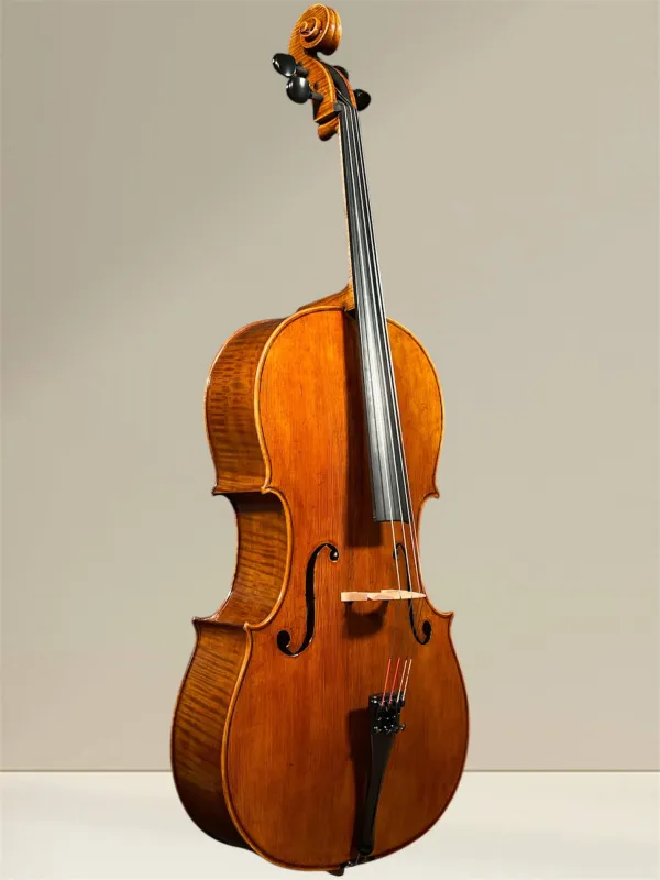 Stoica Alin 4/4 Meistercello nach Stradivari B-Form Davidov Modell 2023 - Vorderansicht seitlich