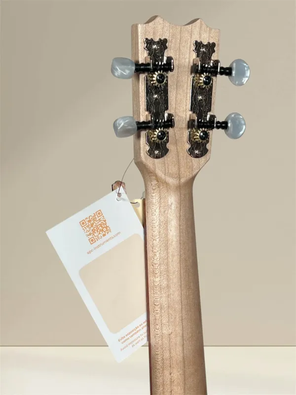 APC TS Simple Tenor Ukulele aus massiver Akazie - Kopfansicht mit Mechaniken APC TS Simple Tenor Ukulele aus massiver Akazie - Kopfansicht mit Mechaniken
