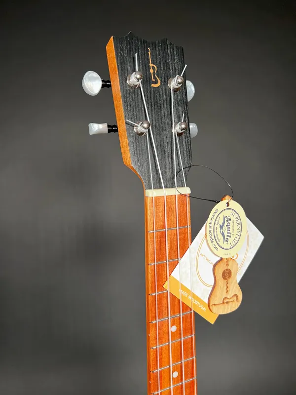Kopf-oben-Detailansicht einer APC TS Tenor Ukulele Modell Simple, Handarbeit aus Portugal