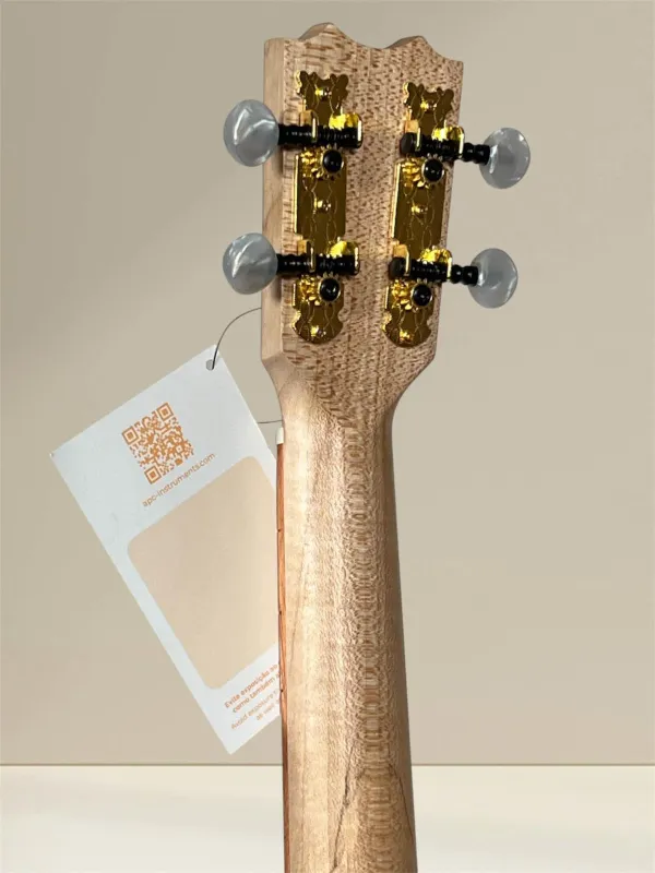 Kopfplatte Rückseite der APC TCCW Ukulele mit Mechaniken Kopfplatte Rückseite der APC TCCW Ukulele mit Mechaniken