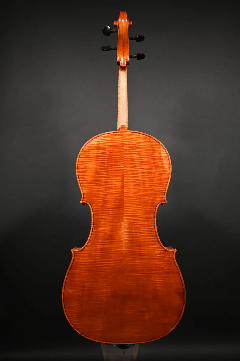 Rueckansicht eines Simon Paul 4/4 Meister Cello (Violoncello) nach Stradivarius, Handarbeit 2020