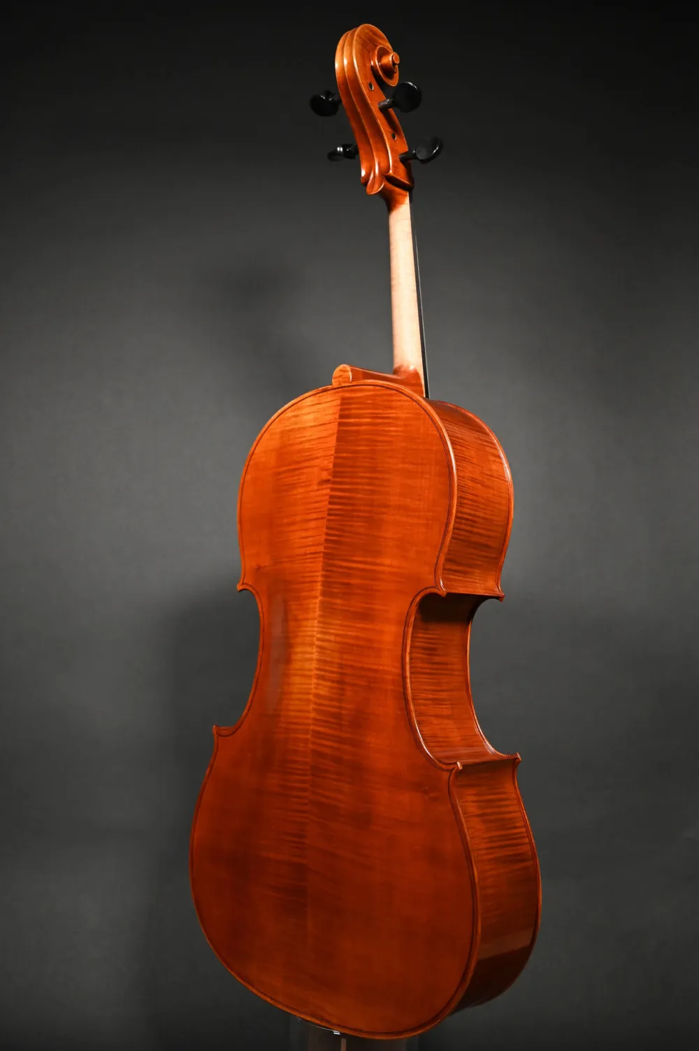 Rueck- Seitenansicht eines Stoica Alin 7/8 Cello (Violoncello) Handarbeit aus Siebenbürgen 2023