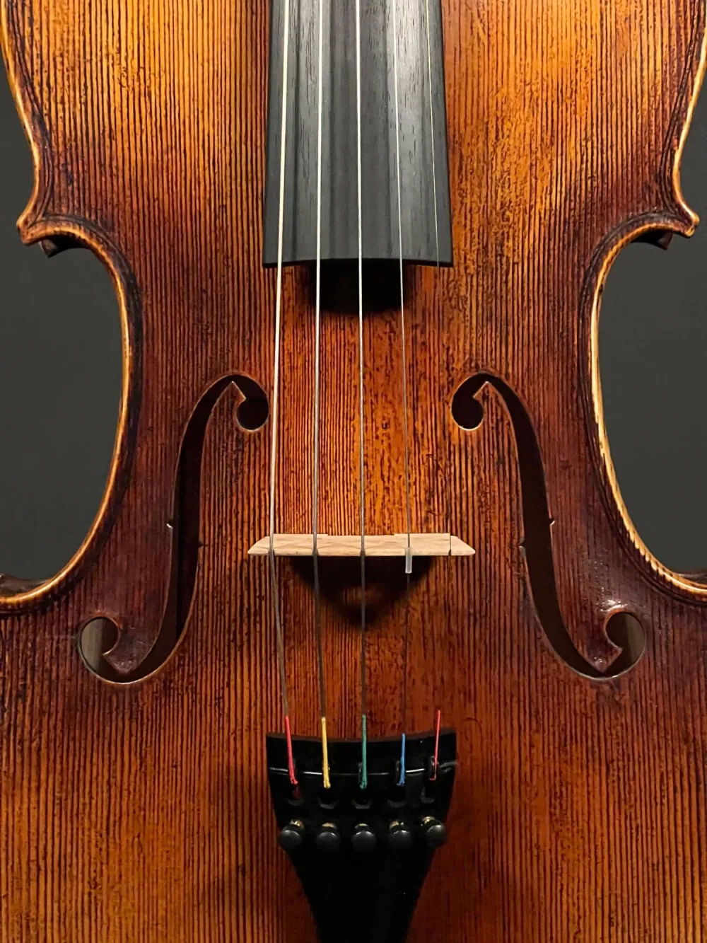 Steg-Detailansicht einer Simon Joseph 5Saiter 40,5 cm Konzert Viola (Bratsche) Handarbeit 2021
